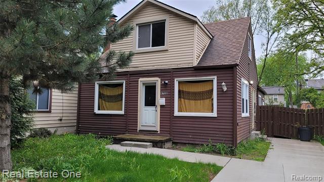 front view picture of 4208 Croissant, Dearborn Heights, MI. 48125