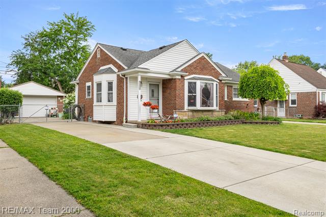 front view picture of 18155 Audette, Dearborn, MI. 48124