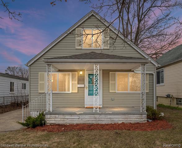 front view picture of 1837 E Granet Ave, Hazel Park, MI. 48030