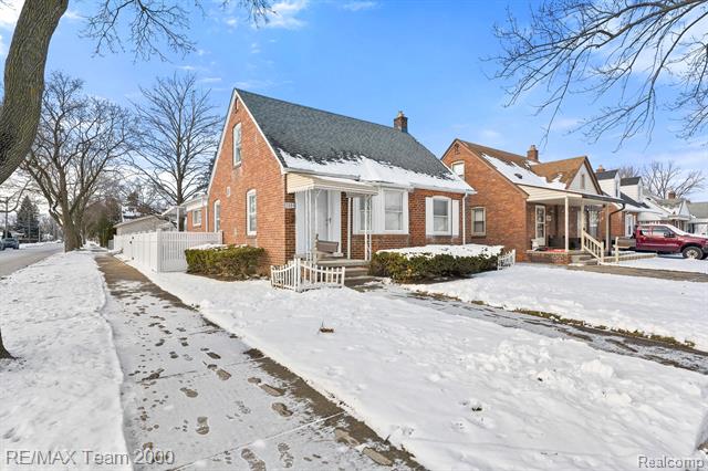 front view picture of 3850 Harding, Dearborn, MI. 48124