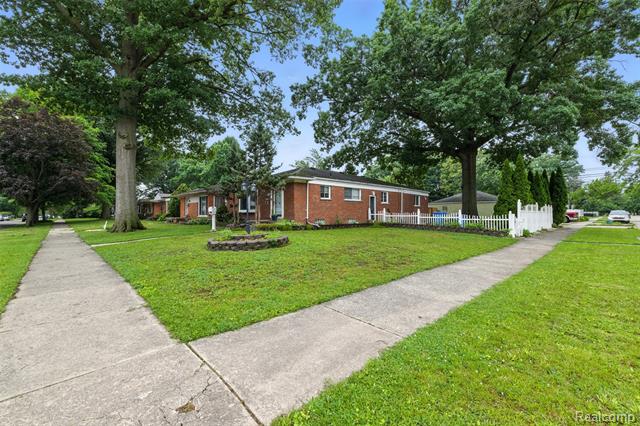 front view picture of 4108 Harding, Dearborn Heights, MI. 48125