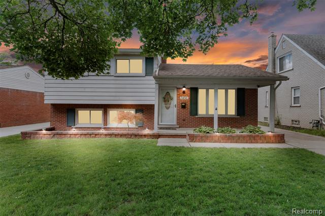 front view picture of 3456 Linden, Dearborn, MI. 48124