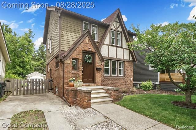 front view picture of 482 Pearson St, Ferndale, MI. 48220