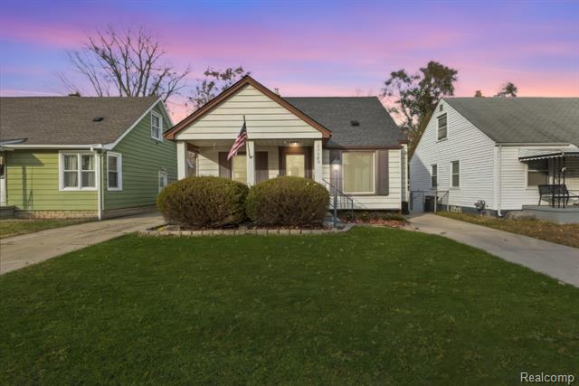 front view picture of 24080 Stanford, Dearborn Heights, MI. 48125