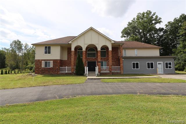 front view picture of 2780 Denton, Canton, MI. 48188