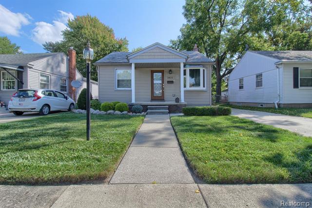 front view picture of 3831 Weddel, Dearborn, MI. 48124