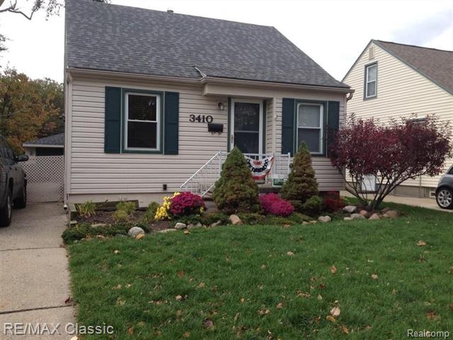 front view picture of 3410 Monroe, Dearborn, MI. 48124
