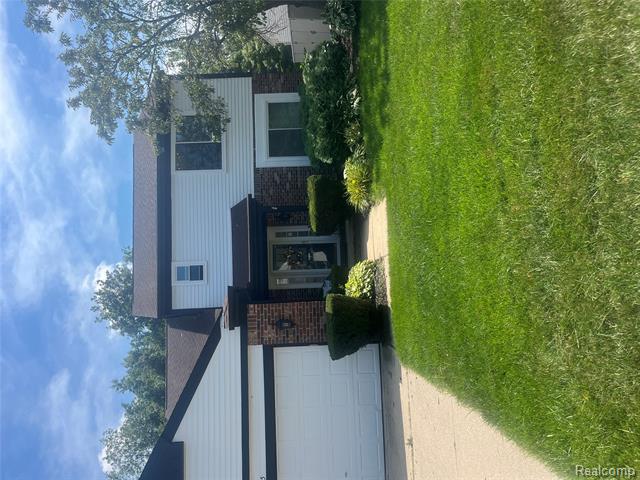 front view picture of 2785 Woodmont E, Canton, MI. 48188