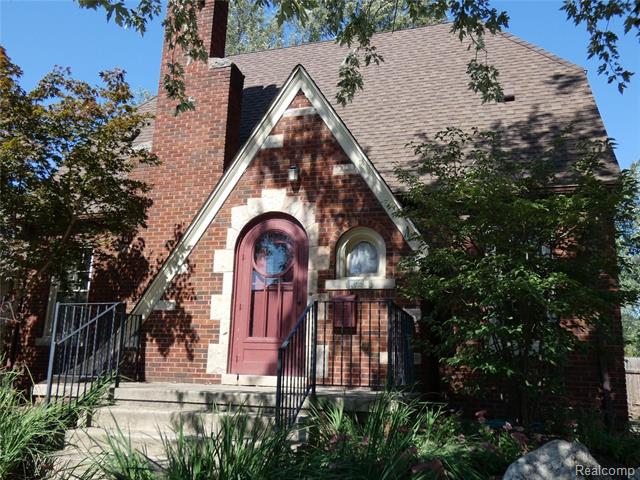 front view picture of 34642 Elm St, Wayne, MI. 48184