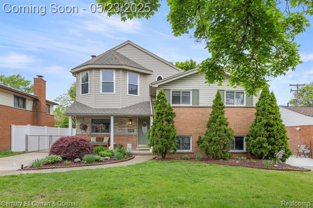 front view picture of 23318 Carlysle, Dearborn, MI. 48124