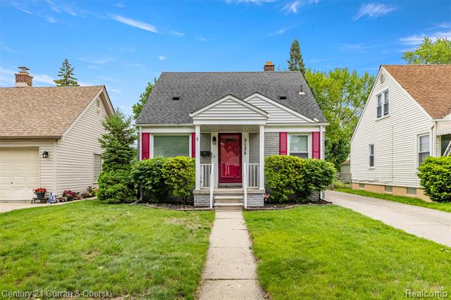 front view picture of 3135 Raymond, Dearborn, MI. 48124