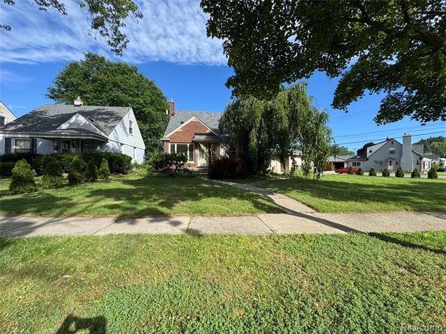 front view picture of 3310 Hollywood, Dearborn, MI. 48124