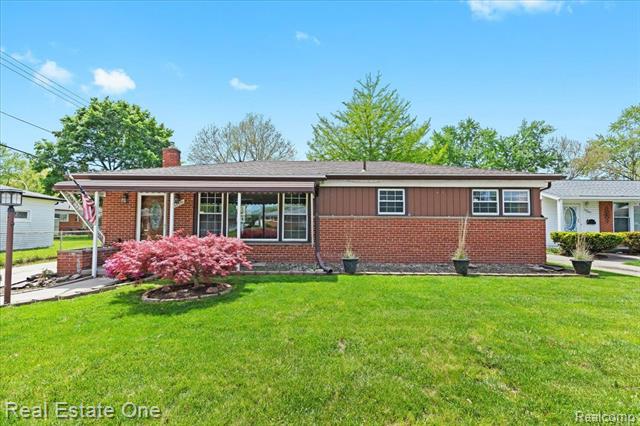 front view picture of 36870 Greenbush Ct, Wayne, MI. 48184