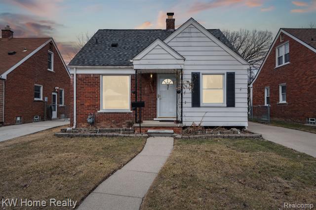 front view picture of 24360 Ross, Dearborn, MI. 48124