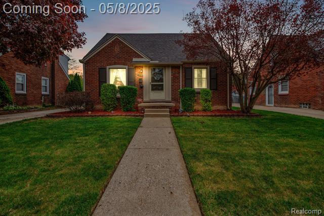 front view picture of 3164 Willow, Dearborn, MI. 48124