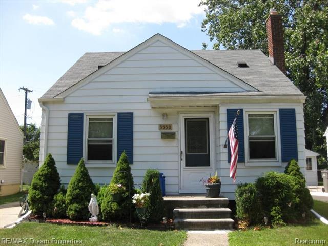 front view picture of 3550 Monroe, Dearborn, MI. 48124