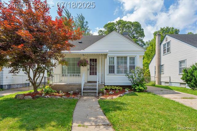 front view picture of 24429 Notre Dame, Dearborn, MI. 48124