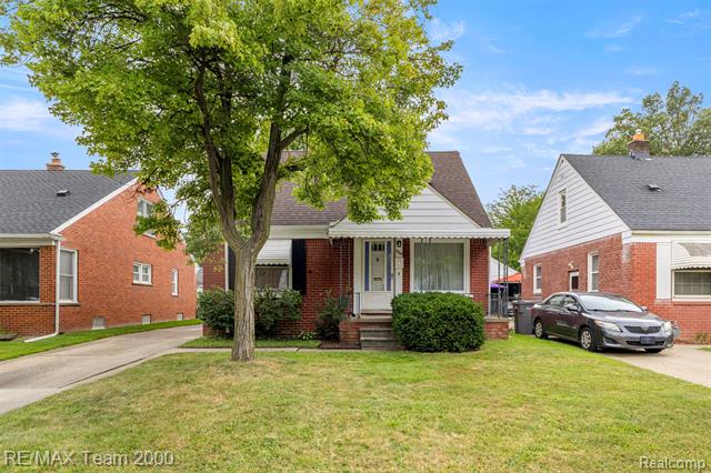 front view picture of 3304 Houston, Dearborn, MI. 48124