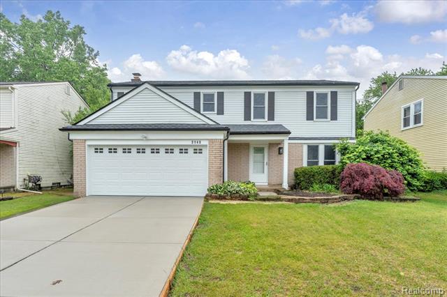 front view picture of 2148 Roundtable E, Canton, MI. 48188