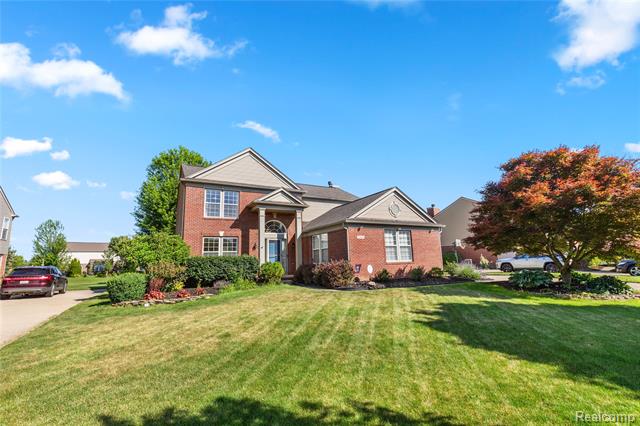 front view picture of 48840 Greenwich Cir, Canton, MI. 48188