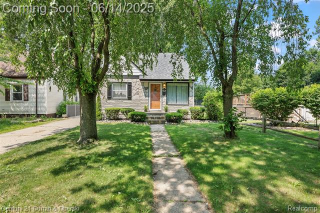 front view picture of 3156 Edgewood, Dearborn, MI. 48124