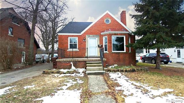 front view picture of 35409 Chestnut St, Wayne, MI. 48184