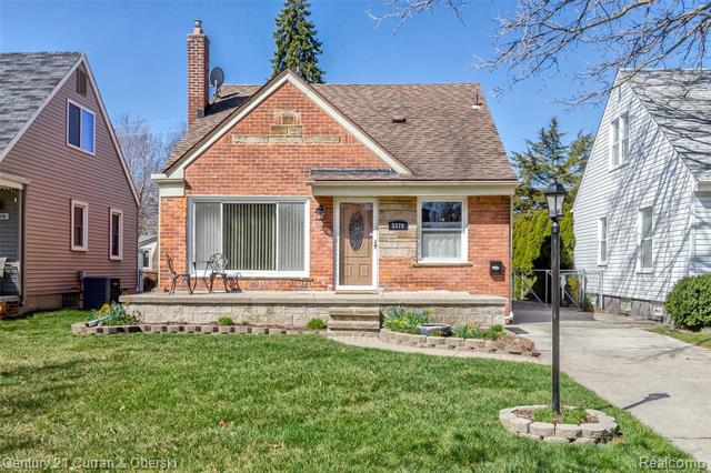 front view picture of 3370 Edgewood, Dearborn, MI. 48124
