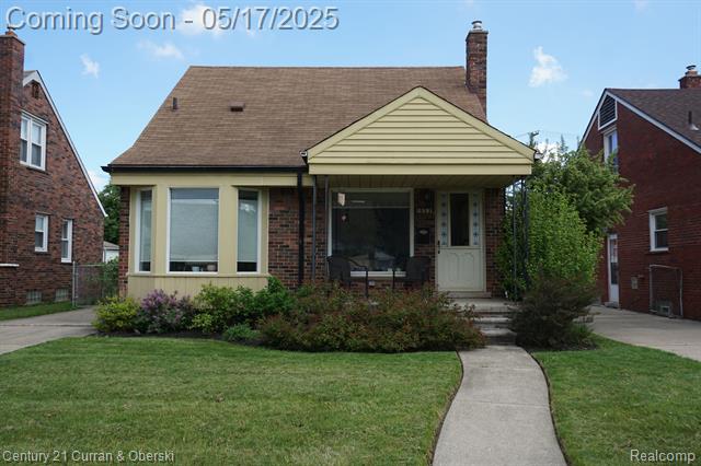 front view picture of 1853 Hollywood, Dearborn, MI. 48124