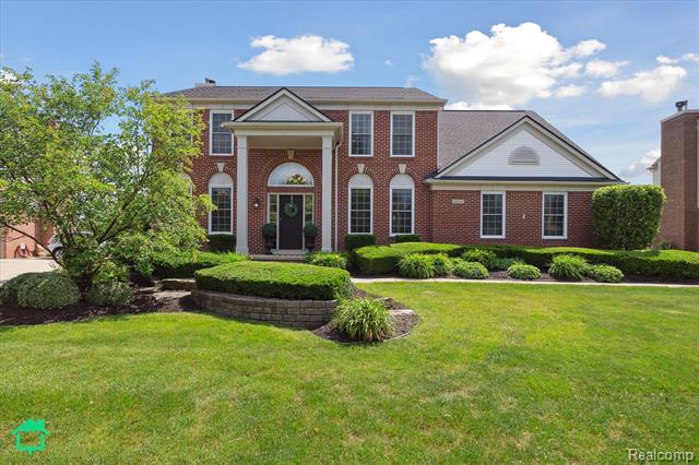 front view picture of 48606 Greenwich Cir, Canton, MI. 48188