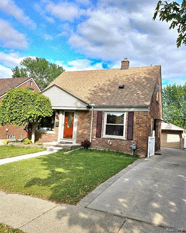 front view picture of 2043 Edgewood, Dearborn, MI. 48124