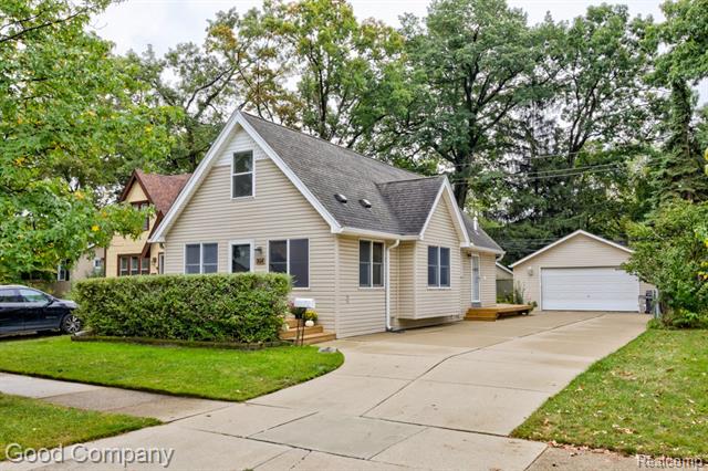 front view picture of 364 E Hazelhurst St, Ferndale, MI. 48220