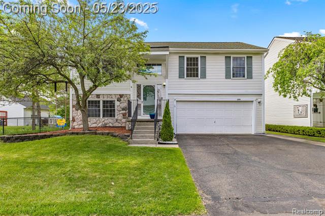 front view picture of 2390 Mcgee, Westland, MI. 48186