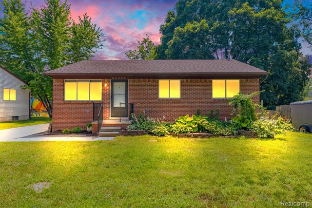 front view picture of 35057 Markey, Westland, MI. 48186