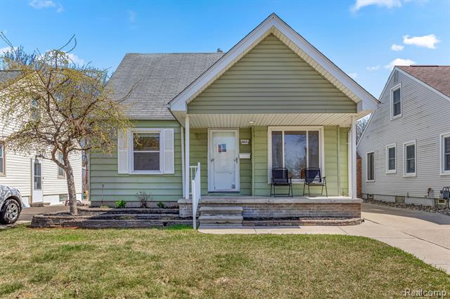 front view picture of 3031 Monroe, Dearborn, MI. 48124