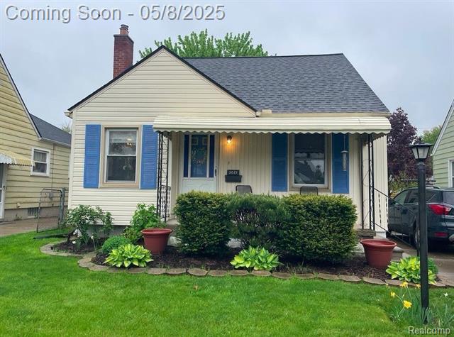 front view picture of 3021 Monroe, Dearborn, MI. 48124