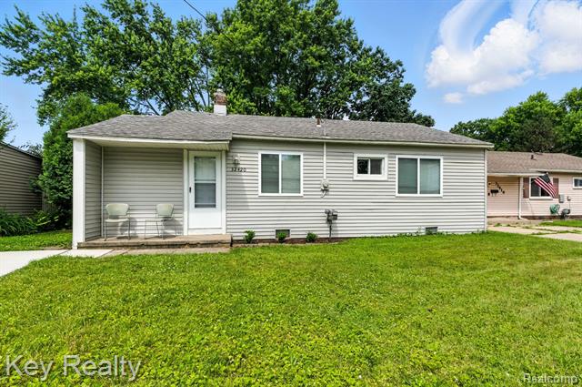 front view picture of 32420 Muskegon, Westland, MI. 48186