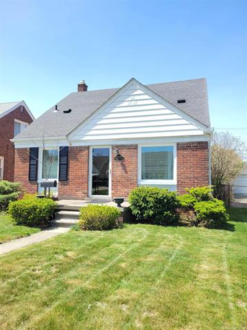 front view picture of 1624 Venice, Dearborn, MI. 48124