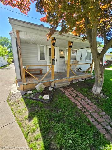 front view picture of 32257 Oscoda, Westland, MI. 48186