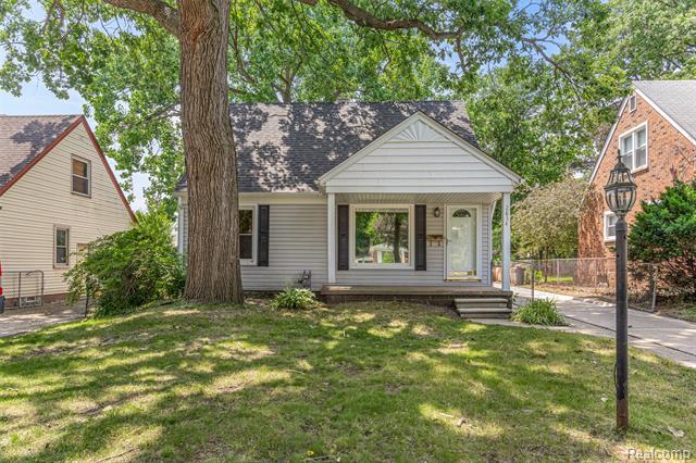 front view picture of 2834 Burns, Dearborn, MI. 48124
