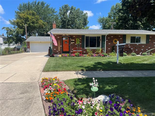 front view picture of 2121 Minerva, Westland, MI. 48186