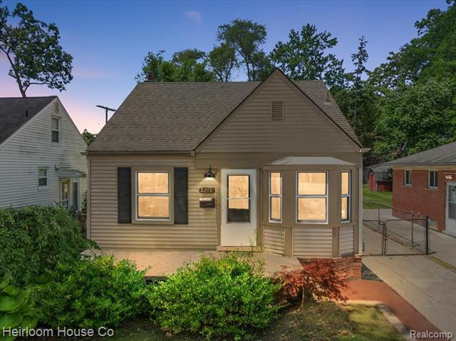 front view picture of 2718 Hubbard, Dearborn, MI. 48124