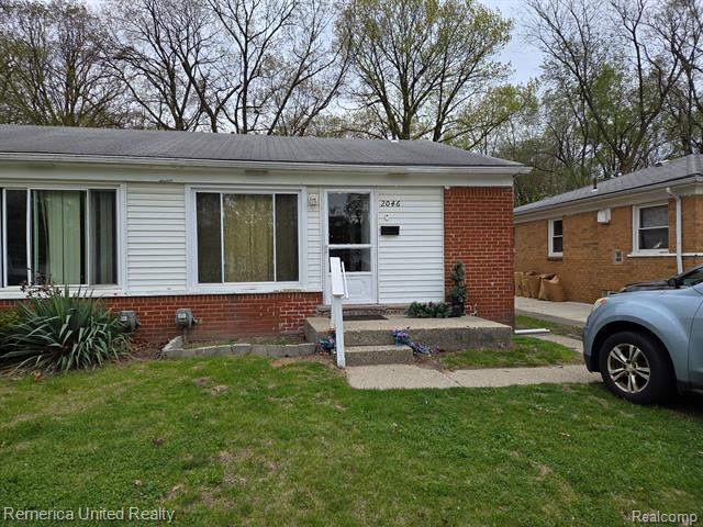 front view picture of 2046 Stieber, Westland, MI. 48186