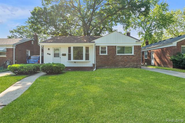 front view picture of 1885 Pelham, Dearborn, MI. 48124