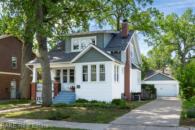 front view picture of 675 W Hazelhurst St, Ferndale, MI. 48220