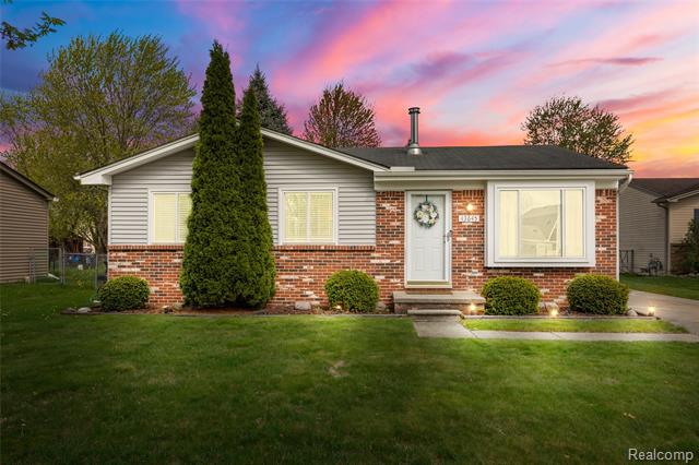 front view picture of 43645 Antietam Ct, Canton, MI. 48188