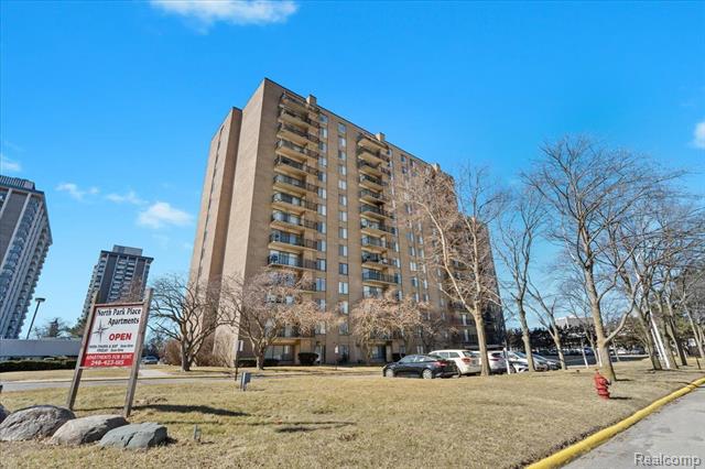 front view picture of 16400 N Park Dr, Southfield, MI. 48075