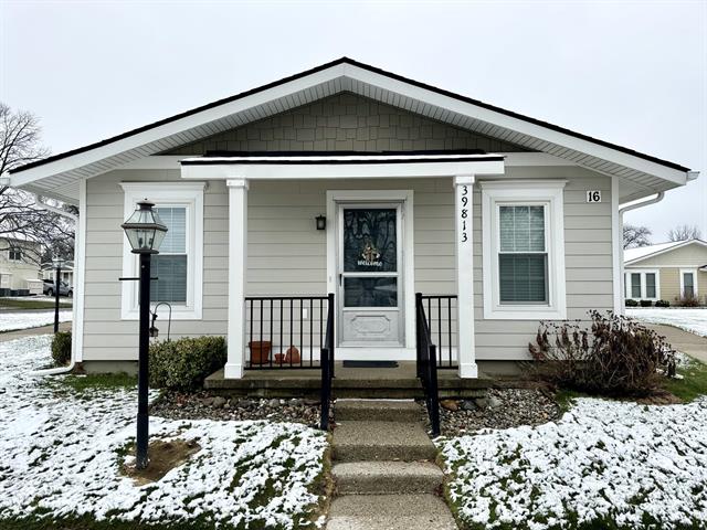 front view picture of 39813 Village Wood Ln, Novi, MI. 48375
