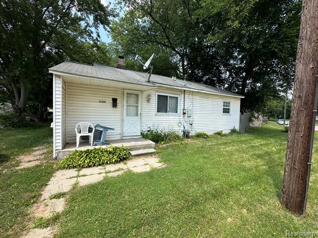 front view picture of 31860 Bay, Westland, MI. 48186