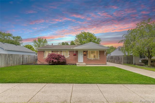 front view picture of 38730 Monmouth, Westland, MI. 48186