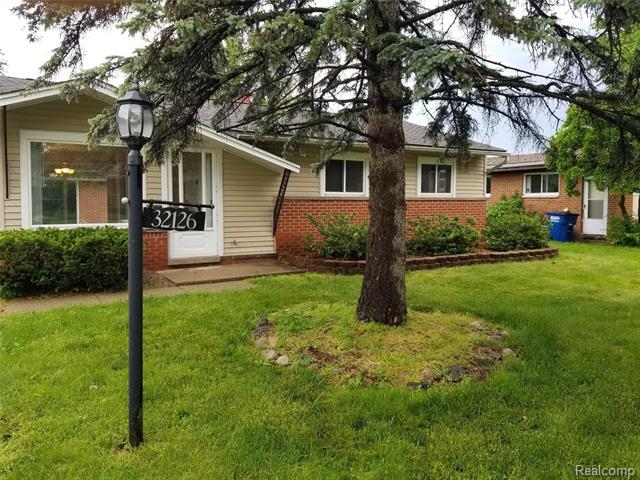 front view picture of 32126 Harvard, Westland, MI. 48186